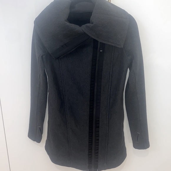 Lululemon Jacket - Picture 3 of 7